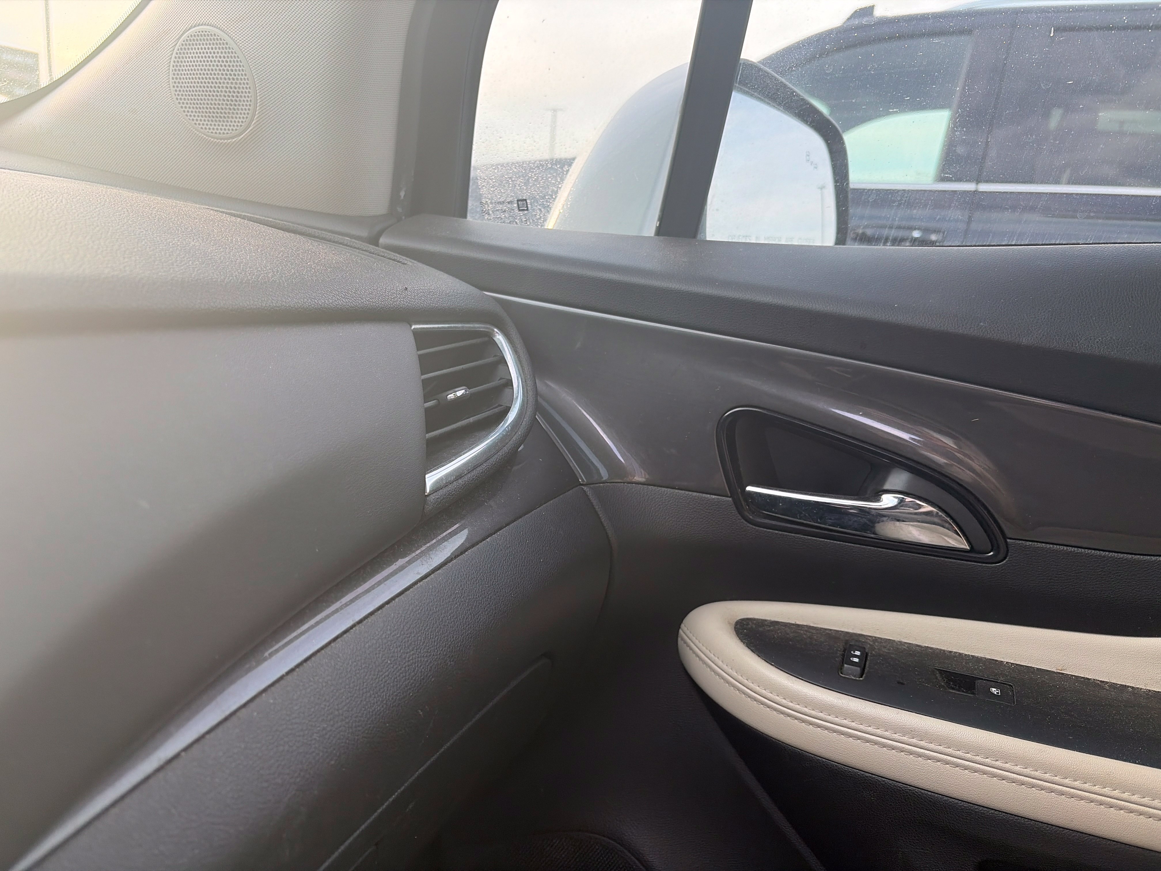 Used 2017 Buick Encore Essence FWD image 12