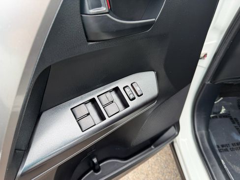 Used 2016 Toyota RAV4 LE AWD/4WD image 18