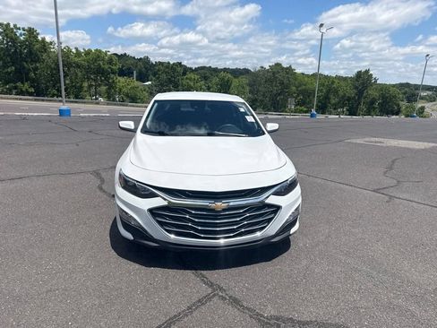 Used 2025 Chevrolet Malibu LT FWD image 3