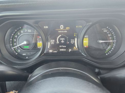 Used 2024 Jeep Wrangler Unlimited AWD/4WD image 27