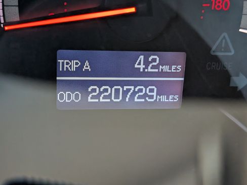 Used 2015 Toyota Sequoia Platinum image 16