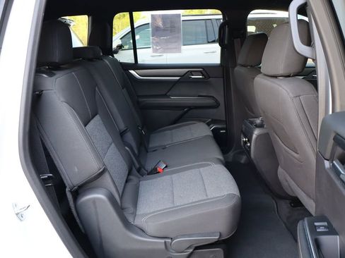 Used 2025 GMC Acadia Elevation FWD image 44