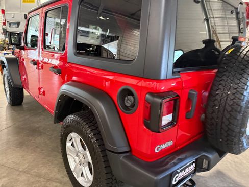 Used 2021 Jeep Wrangler Unlimited Sport AWD/4WD image 36