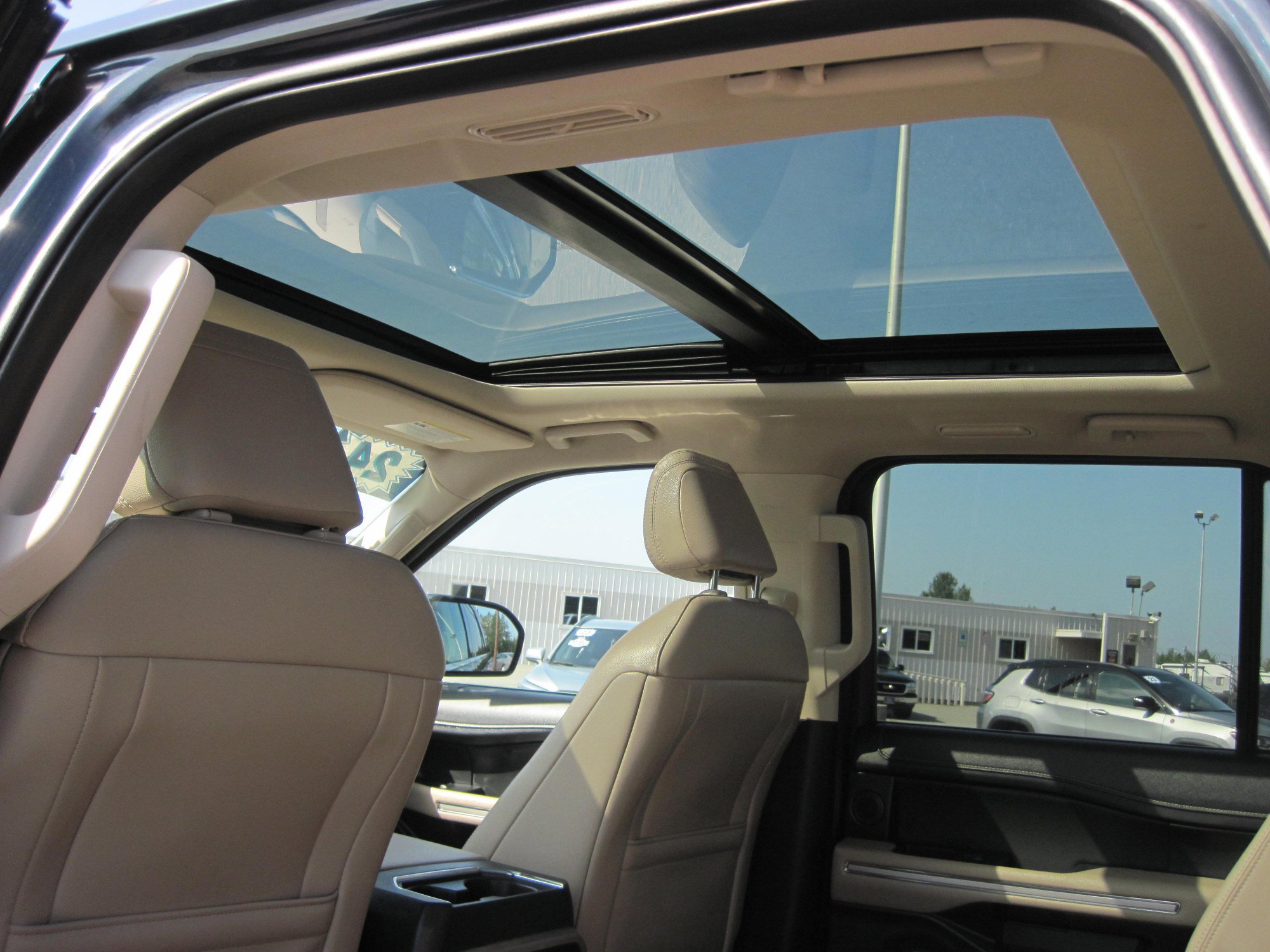 Used 2024 Ford Expedition Max Limited AWD/4WD image 15