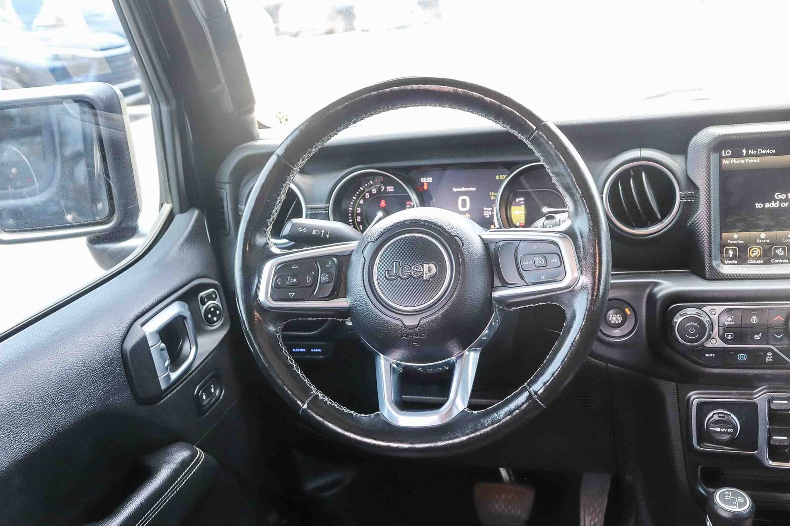 Used 2022 Jeep Wrangler Unlimited Sahara w/ Cold Weather Group AWD/4WD image 17