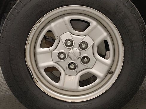 Used 2015 Jeep Patriot Sport image 31