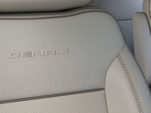 New 2026 GMC Yukon Denali w/ Sun & Power Step Package AWD/4WD image 21