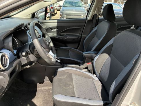 Used 2025 Nissan Versa SV image 20