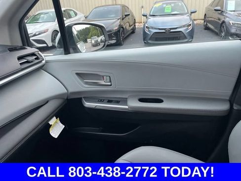 Used 2026 Toyota Sienna XLE FWD image 30