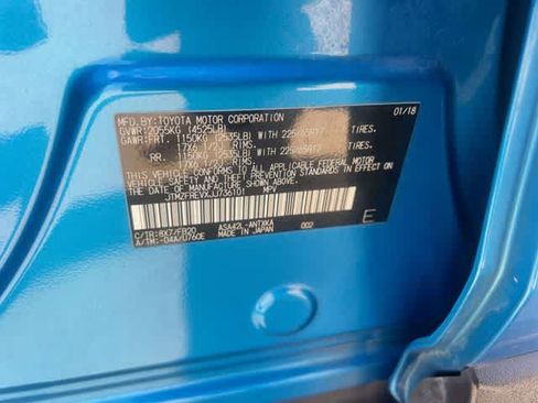 Used 2018 Toyota RAV4 LE FWD image 22
