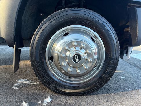 Used 2011 Ford F550 4x4 Regular Cab Super Duty w/ Payload Upgrade Pkg image 17