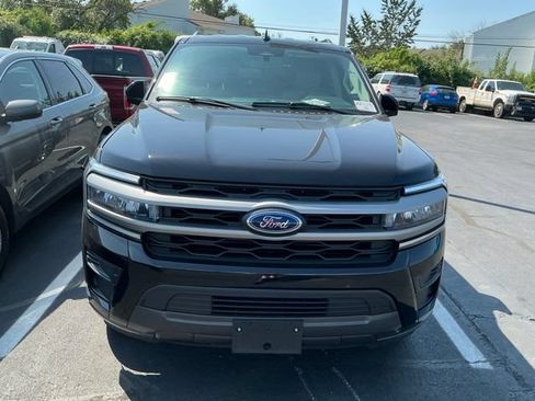 Used 2024 Ford Expedition Max XLT AWD/4WD image 3