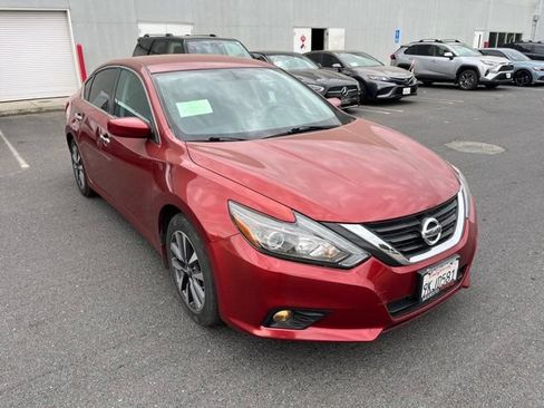 Used 2016 Nissan Altima 2.5 SV FWD image 3