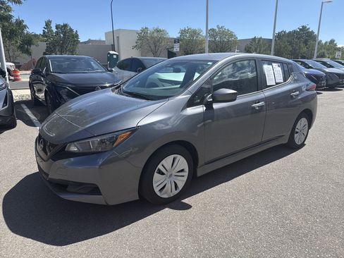 Certified 2025 Nissan Leaf S FWD image 3