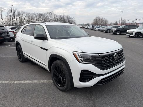 New 2026 Volkswagen Atlas Cross Sport SEL R-Line image 3