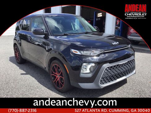 Used 2022 Kia Soul LX FWD image 1
