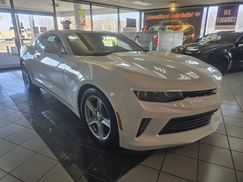 Used 2017 Chevrolet Camaro LT image 3