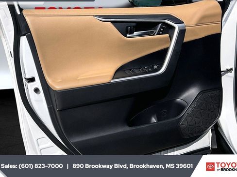 Used 2022 Toyota RAV4 Limited w/ Limited Grade Weather Package image 17