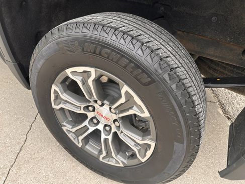 Used 2025 GMC Sierra 1500 SLT image 17