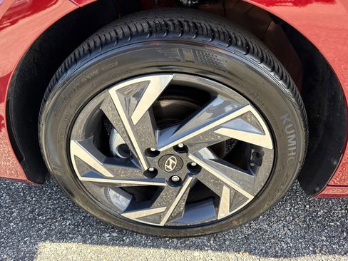 Used 2025 Hyundai Elantra Sport image 10