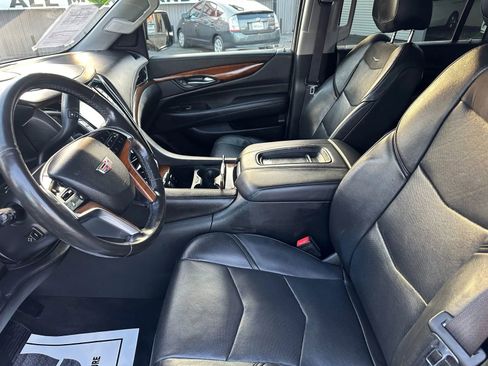 Used 2016 Cadillac Escalade ESV Premium RWD image 13