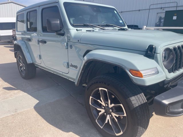 Used 2024 Jeep Wrangler Unlimited w/ Convenience Group AWD/4WD image 4