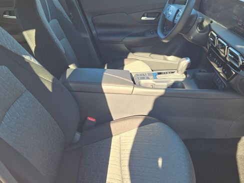 New 2026 Nissan Sentra SV w/ SV Convenience Package FWD image 6