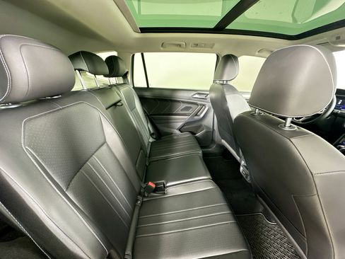 Used 2022 Volkswagen Tiguan SE image 39