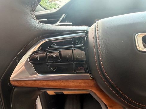 Used 2022 Jeep Grand Cherokee Summit AWD/4WD image 16