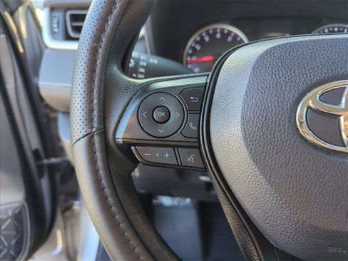 Used 2021 Toyota RAV4 LE image 15