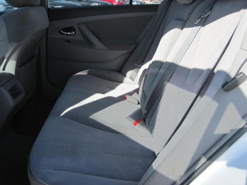 Used 2011 Toyota Camry LE w/ LE Extra-Value Pkg image 8