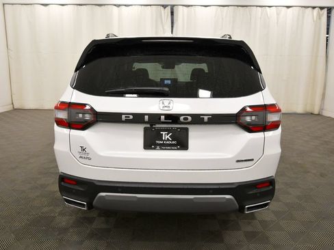 New 2026 Honda Pilot Touring image 6