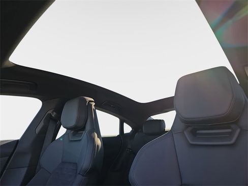 Used 2024 Audi e-tron GT Premium Plus w/ Executive Package image 33