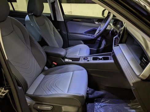New 2026 Volkswagen Tiguan SE FWD image 22