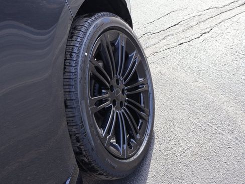 New 2026 Land Rover Range Rover Long Wheelbase SE image 36