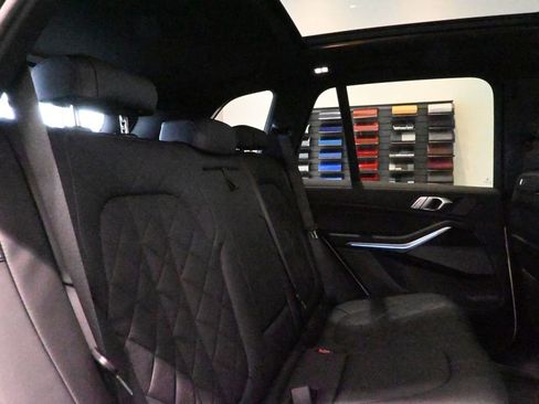 Used 2025 BMW X5 xDrive50e image 36