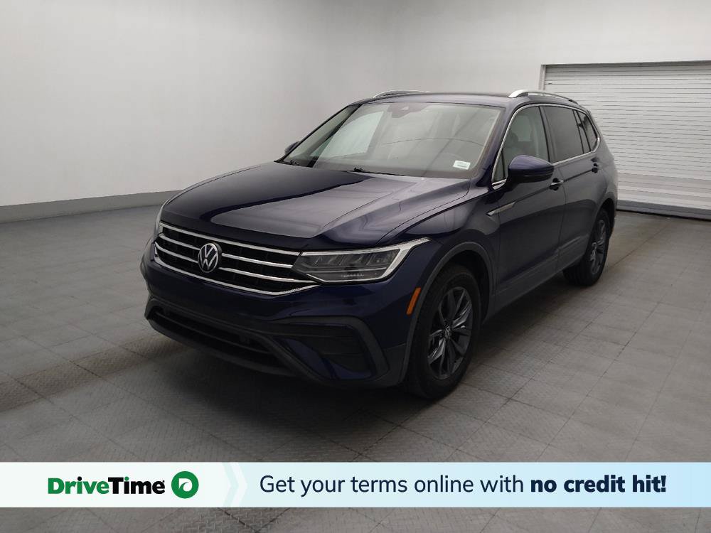 Used 2023 Volkswagen Tiguan SE w/ Panoramic Sunroof Package FWD image 1