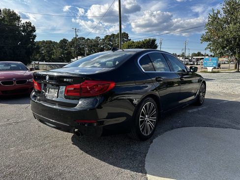 Used 2019 BMW 530i w/ Convenience Package image 6