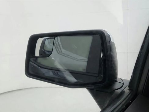 Used 2022 Chevrolet Silverado 1500 LT AWD/4WD image 35