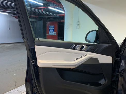 Used 2020 BMW X5 xDrive40i w/ M Sport Package AWD/4WD image 13