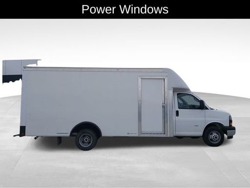New 2025 GMC Savana 3500 Work Van w/ Power Convenience Package image 7