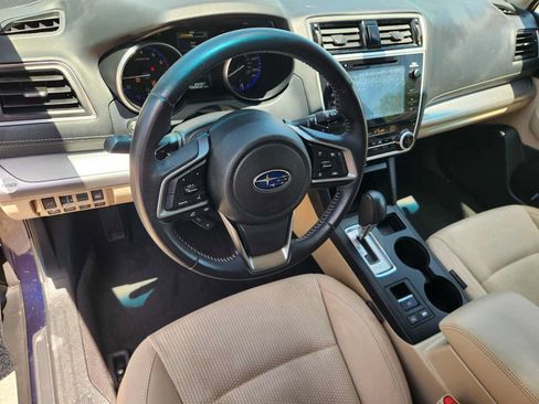 Used 2018 Subaru Outback 2.5i Premium AWD/4WD image 2