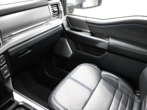 Used 2025 Ford F250 Platinum AWD/4WD image 40