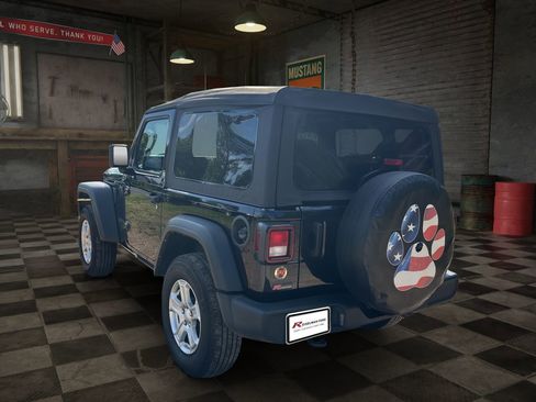 Used 2022 Jeep Wrangler Sport AWD/4WD image 4