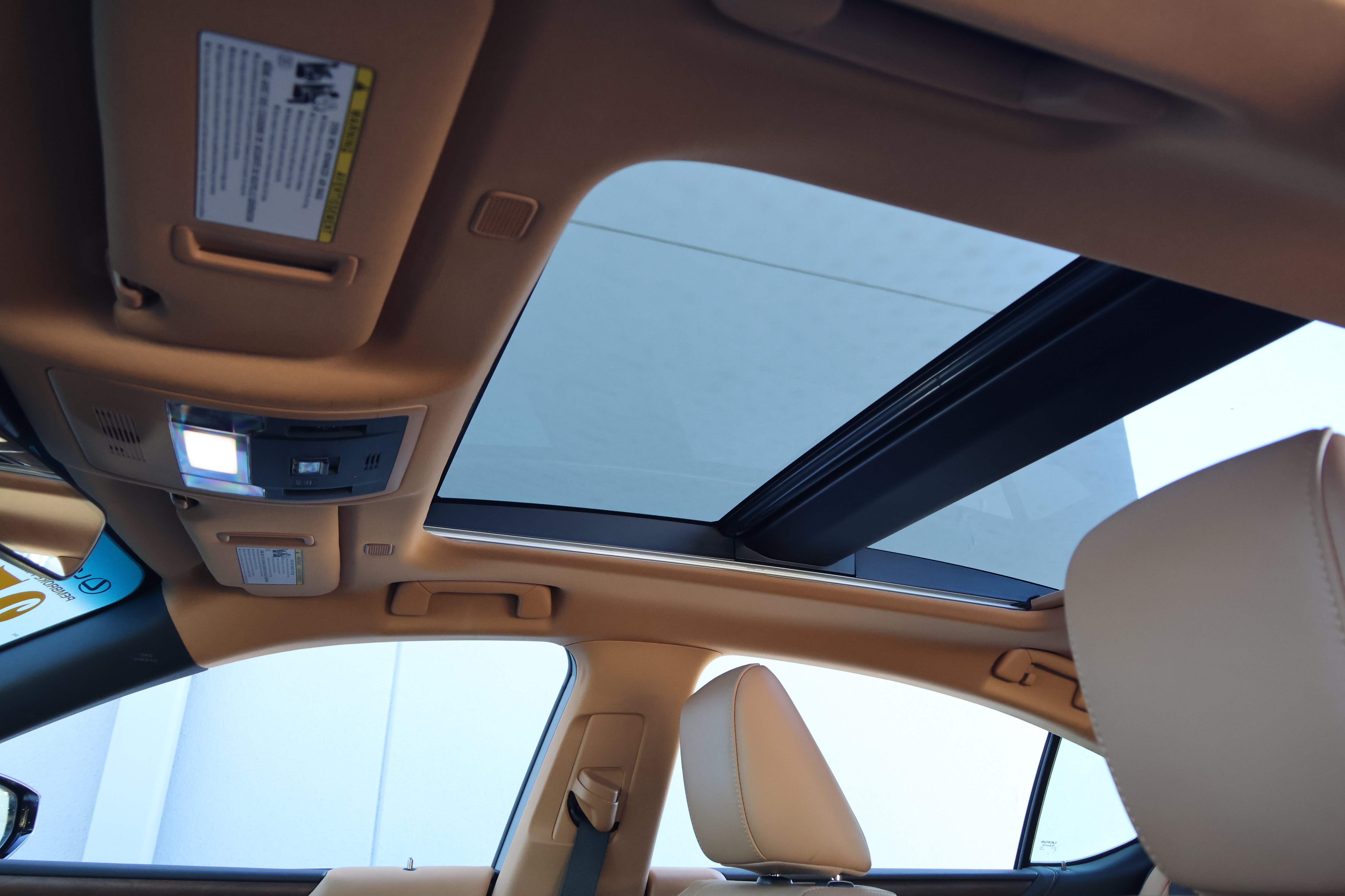 Used 2025 Lexus ES 350 w/ Technology Package FWD image 32