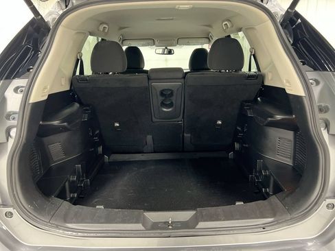 Used 2016 Nissan Rogue SV w/ SV Premium Package AWD/4WD image 24