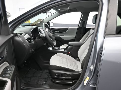 Used 2024 Chevrolet Equinox LS w/ LS Convenience Package FWD image 11