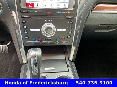 Used 2019 Ford Explorer Platinum AWD/4WD image 38