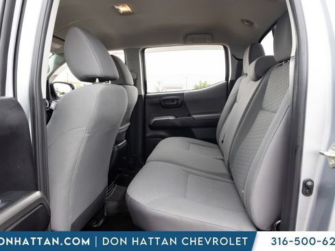 Used 2020 Toyota Tacoma SR5 AWD/4WD image 15