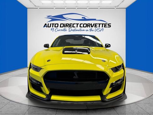 Used 2021 Ford Mustang Shelby GT500 w/ Carbon Fiber Track Pack RWD image 2